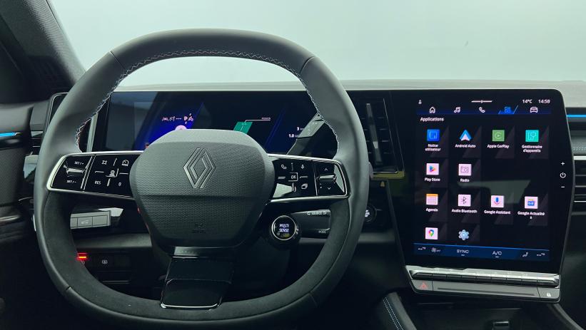 Aperçu du véhicule : E-Tech full hybrid 200 Techno esprit Alpine Blanc Nacré Toit Noir Etoilé avec 2850€ d'équipements inclus