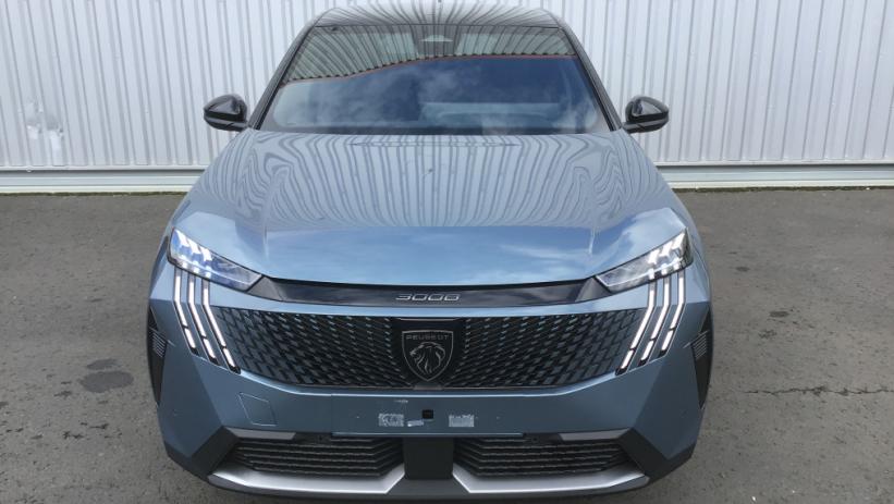Aperçu du véhicule : 3008 Hybrid 136 e-DCS6 GT