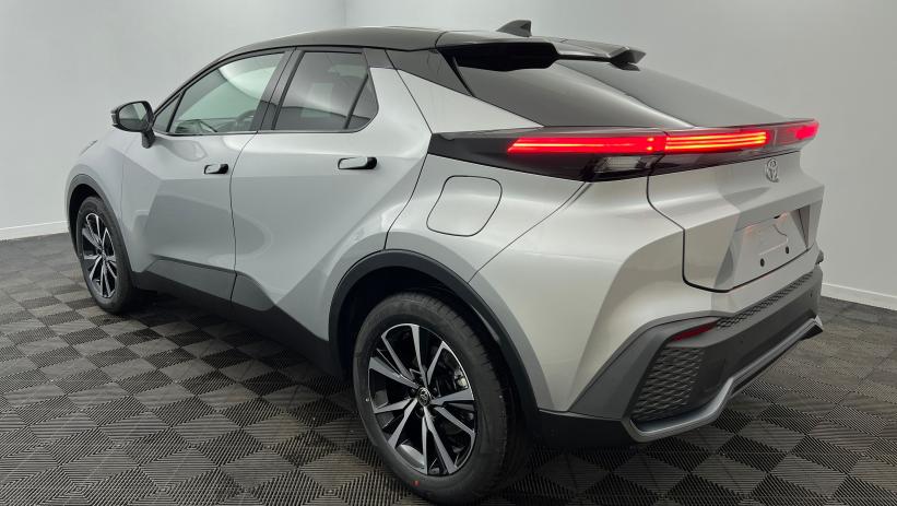 Aperçu du véhicule : Hybride Rechargeable 225 Design Gris Minéral - Toit Noir avec 2360€ d'équipements inclus