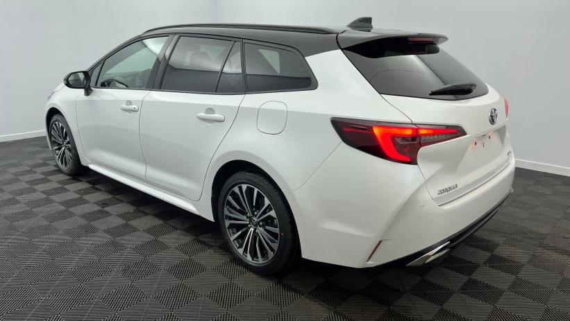 Aperçu du véhicule : Hybride 140ch Design Blanc Lunaire - Noir avec 2750€ d'équipements inclus