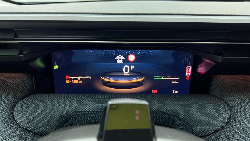 Aperçu du véhicule : Nouveau Hybrid 145 ch e-DCS6 Plus Blanc Okénite - Toit Noir Perla Nera avec 2550€ d'équipements inclus