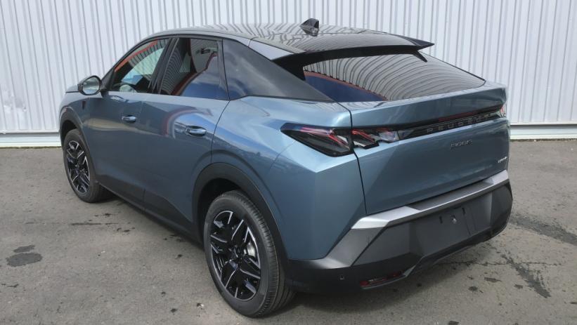 Aperçu du véhicule : 3008 Hybrid 136 e-DCS6 GT
