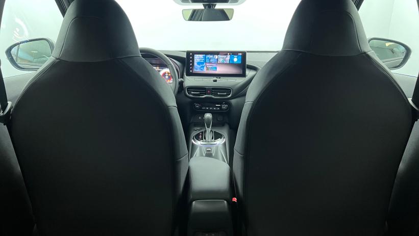 Aperçu du véhicule : HYBRID 143 N-Connecta Noir Kuro - toit Gris Perle avec 2500€ d'équipements inclus