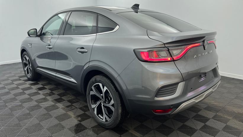 Aperçu du véhicule : E-Tech full hybrid 145 Techno Gris métallique avec 1000€ d'équipements inclus