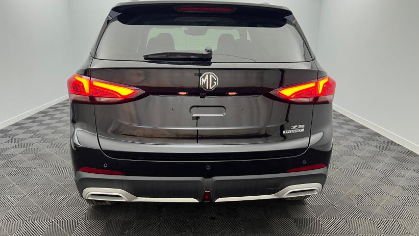 Aperçu du véhicule : 1.5 L Hybrid+ 197 ch Toit panoramique ouvrant Luxury Pebble Black avec 650€ d'équipements inclus