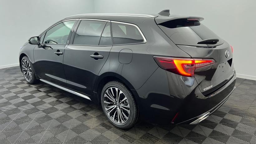 Aperçu du véhicule : Hybride 140ch Design Noir Intense avec 2250€ d'équipements inclus