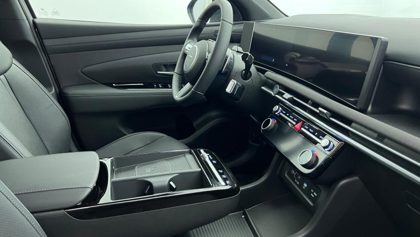 Aperçu du véhicule : 1.6 T-GDI 239 Hybrid BVA6 Executive Shimmering Silver avec 1160€ d'équipements inclus