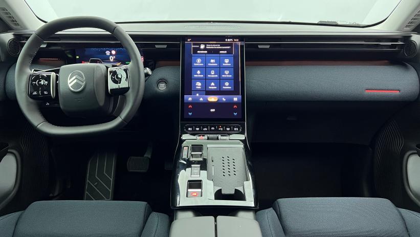 Aperçu du véhicule : Nouveau Hybrid 145 ch e-DCS6 Plus Blanc Okénite - Toit Noir Perla Nera avec 2550€ d'équipements inclus
