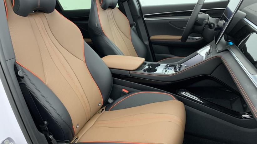 Aperçu du véhicule : 1.5L DM-I 218 CH PHEV COMFORT