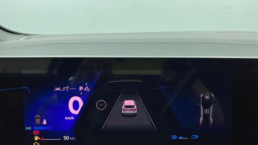 Aperçu du véhicule : E-Tech full hybrid 200 Techno esprit Alpine Blanc Nacré Toit Noir Etoilé avec 2400€ d'équipements inclus