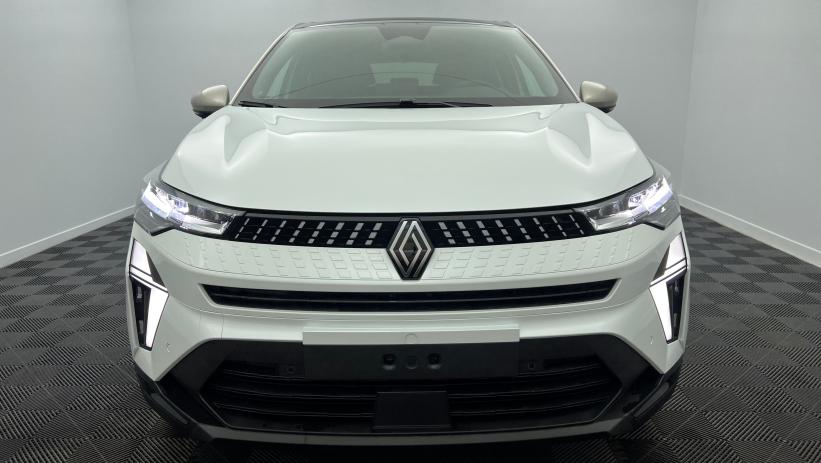 Aperçu du véhicule : Nouveau E-Tech full hybrid 145 Techno Blanc nacré - toit grège perle avec 3950€ d'équipements inclus