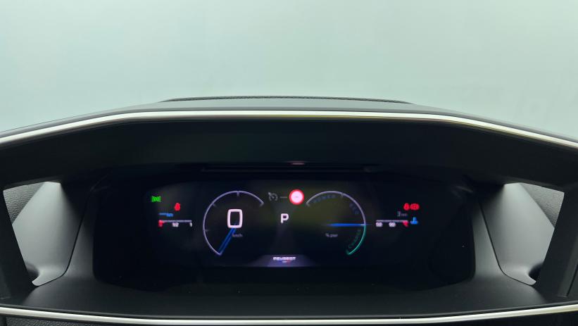 Aperçu du véhicule : Nouvelle Hybrid 145 e-DCS6 GT Noir Perla Nera avec 2700€ d'équipements inclus