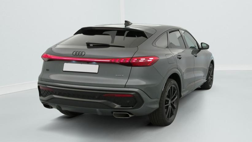 Aperçu du véhicule : e-hybrid 299 ch S tronic 7 Quattro S line