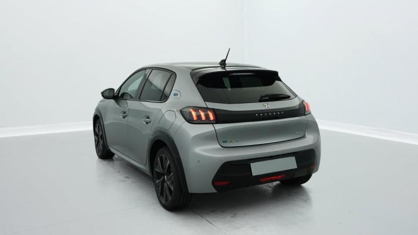 Aperçu du véhicule : 50 KWH 136CH GT