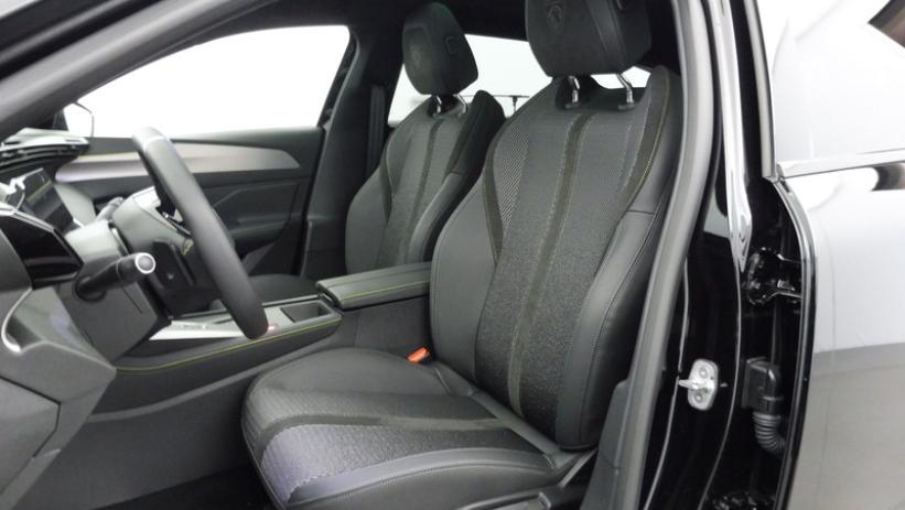 Aperçu du véhicule : 1.2 HYBRID 136CH GT E-DCS6