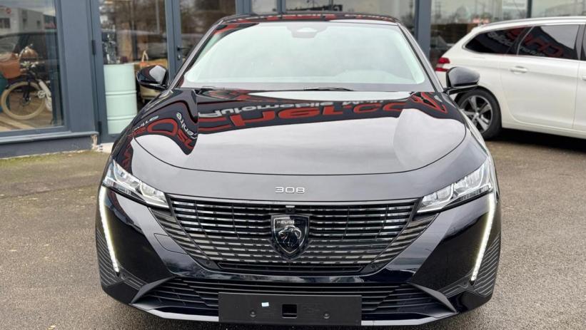 Aperçu du véhicule : ALLURE 1.5 BLUEHDI 130CV EAT8 + CAMERA 360 +SIEGES AV CHAUFFANTS + ADML + ATTELAGE