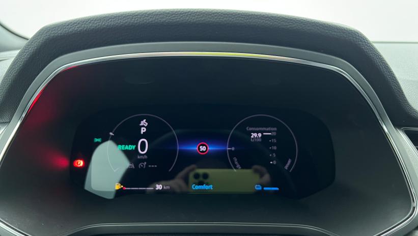 Aperçu du véhicule : Nouveau E-Tech full hybrid 145 Techno Blanc nacré - toit grège perle avec 3950€ d'équipements inclus