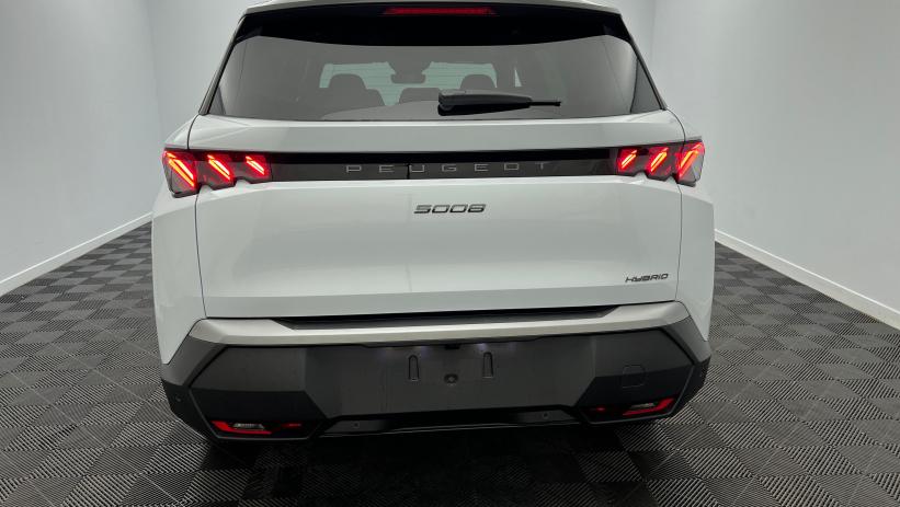 Aperçu du véhicule : Nouveau Hybrid 145 e-DCS6 GT Blanc Okénite avec 4000€ d'équipements inclus