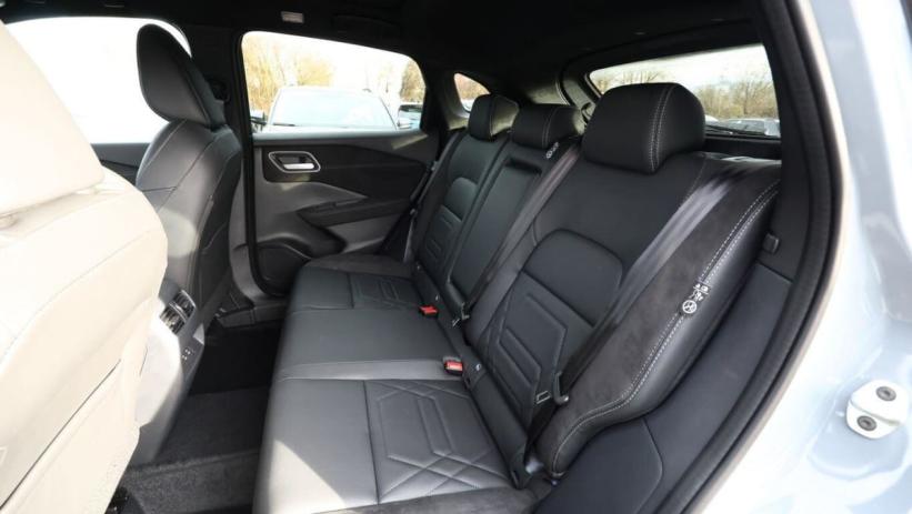 Aperçu du véhicule : 158 N-DESIGN