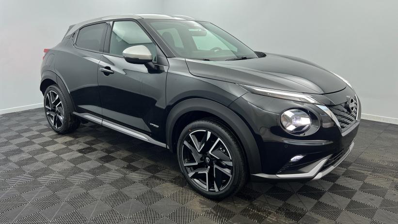 Aperçu du véhicule : HYBRID 143 N-Connecta Noir Kuro - toit Gris Perle avec 2500€ d'équipements inclus