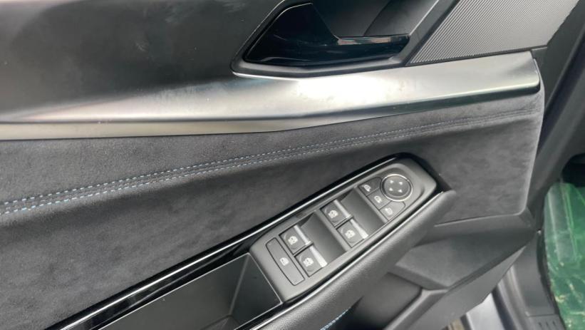 Aperçu du véhicule : ESPRIT ALPINE E-TECH FULL HYBRIDE 200CV BV CVT 7 PLACES + TOIT EN VERRE PANORAMIQUE + NEUF 0KM