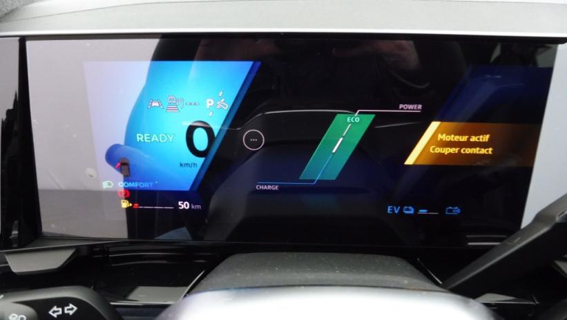 Aperçu du véhicule : 1.2 E-TECH FULL HYBRID 200CH ICONIC- 24