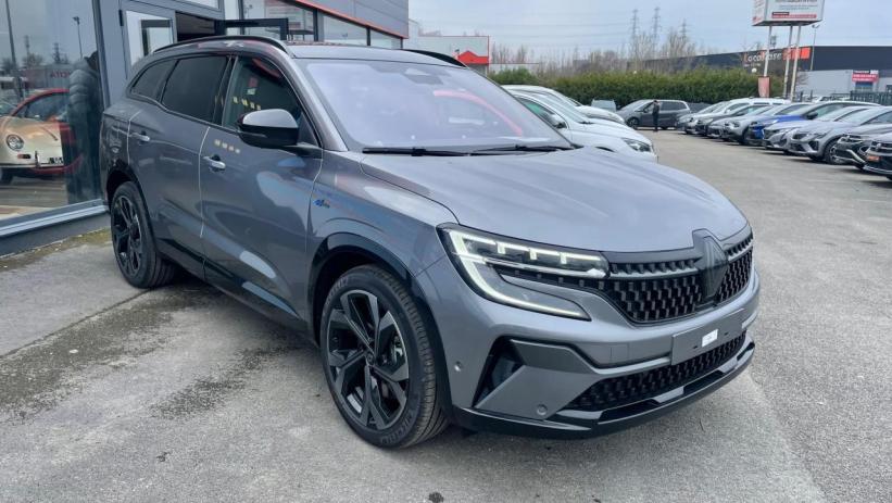 Aperçu du véhicule : ESPRIT ALPINE E-TECH FULL HYBRIDE 200CV BV CVT 7 PLACES + TOIT EN VERRE PANORAMIQUE + NEUF 0KM