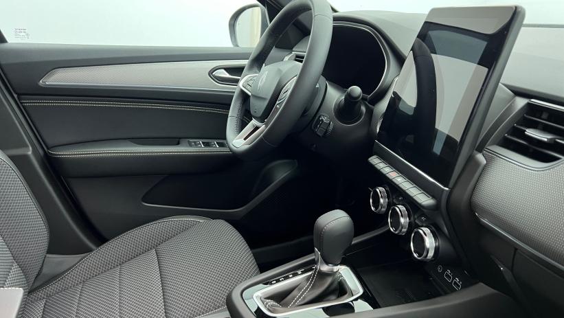 Aperçu du véhicule : E-Tech full hybrid 145 Techno Blanc