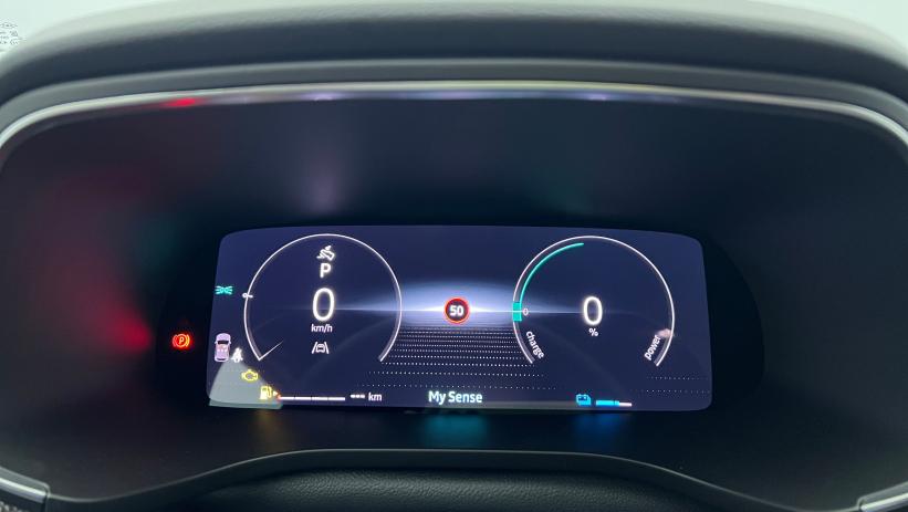 Aperçu du véhicule : E-Tech full hybrid 145 Techno Noir métal avec 1000€ d'équipements inclus