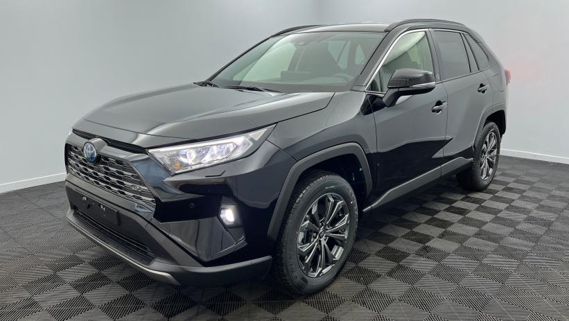 Aperçu du véhicule : Hybride 218 ch 2WD Dynamic Noir Attitude avec 3150€ d'équipements inclus