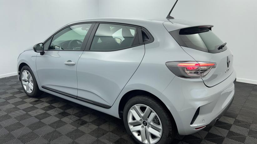 Aperçu du véhicule : Blue dCi 100 Evolution Gris Rafale avec 2800€ d'équipements inclus