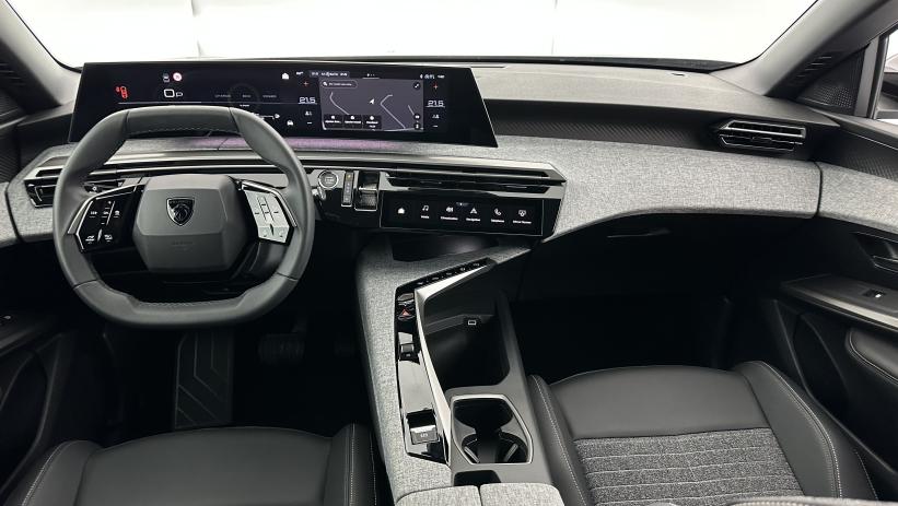 Aperçu du véhicule :  III 1.2 Hybrid 145ch Allure e-DCS6