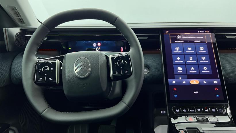 Aperçu du véhicule : Nouveau Hybrid 145 ch e-DCS6 Plus Blanc Okénite - Toit Noir Perla Nera avec 2550€ d'équipements inclus