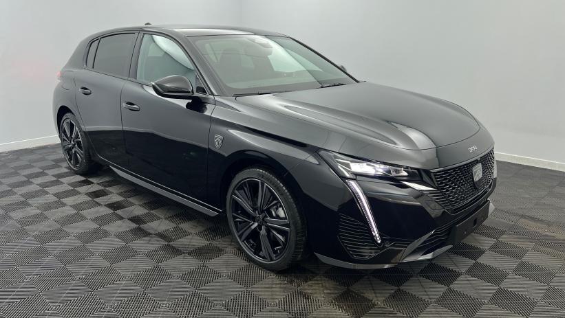 Aperçu du véhicule : BlueHDi 130ch S&S EAT8 GT Noir Perla Nera avec 2350€ d'équipements inclus