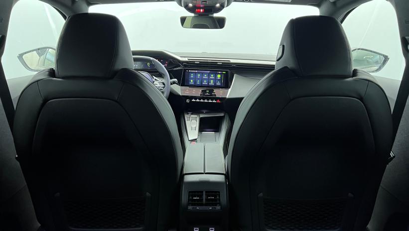 Aperçu du véhicule : Hybrid 145 e-DCS6 GT Noir Perla Nera avec 5250€ d'équipements inclus