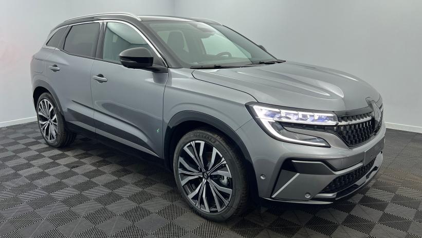 Aperçu du véhicule : E-Tech full hybrid 200 Techno Gris Schiste - Toit Noir Etoilé avec 3000€ d'équipements inclus