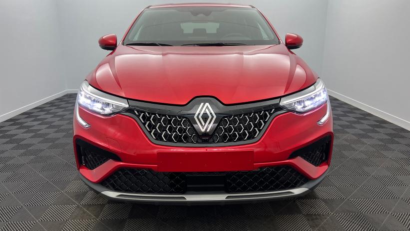 Aperçu du véhicule : E-Tech full hybrid 145 Techno Rouge Flamme avec 1000€ d'équipements inclus