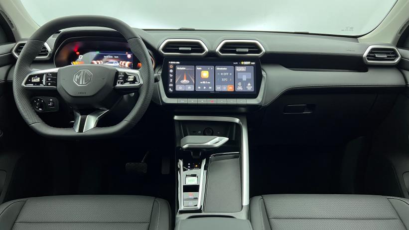 Aperçu du véhicule : 1.5 L Hybrid+ 197 ch Luxury Diamond Red avec 650€ d'équipements inclus