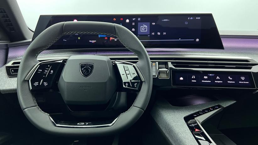 Aperçu du véhicule : Nouveau Hybrid 145 e-DCS6 GT Bleu Ingaro avec 5350€ d'équipements inclus