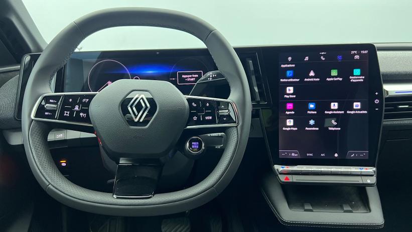 Aperçu du véhicule : 220 ch autonomie confort Techno Blanc glacier - Toit Noir Etoilé avec 4000€ d'équipements inclus