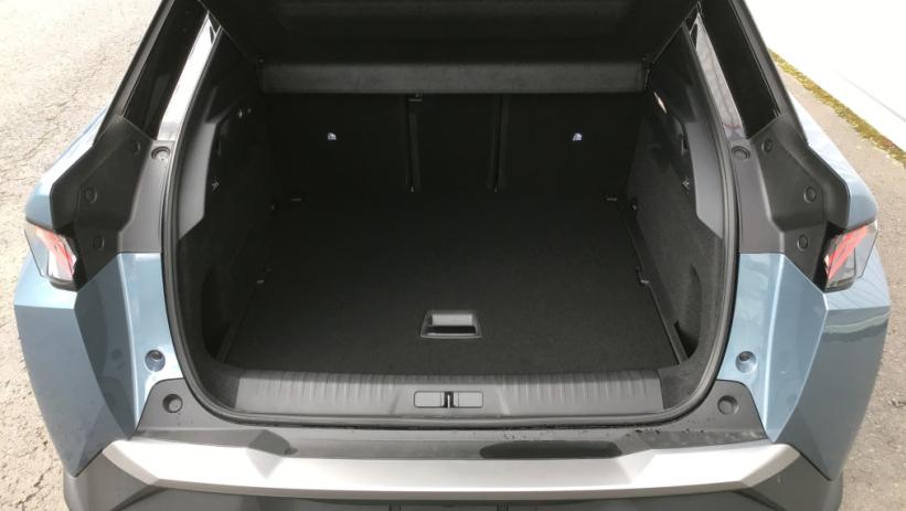 Aperçu du véhicule : 3008 Hybrid 136 e-DCS6 GT