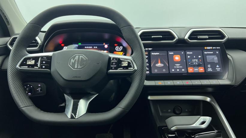 Aperçu du véhicule : 1.5 L Hybrid+ 197 ch Toit panoramique ouvrant Luxury Camden Grey avec 650€ d'équipements inclus