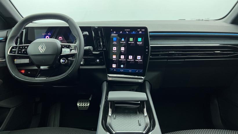 Aperçu du véhicule : E-Tech full hybrid 200 Techno esprit Alpine Blanc Nacré Toit Noir Etoilé avec 2400€ d'équipements inclus