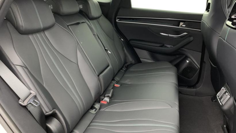 Aperçu du véhicule : 1.5L DM-I 218 CH PHEV COMFORT