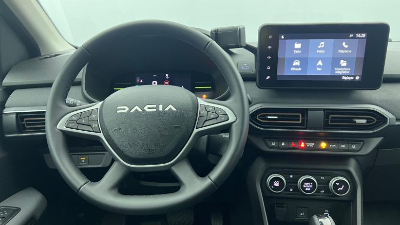 Aperçu du véhicule : Hybrid 140 7 places Extreme Kaki Lichen avec 2000€ d'équipements inclus