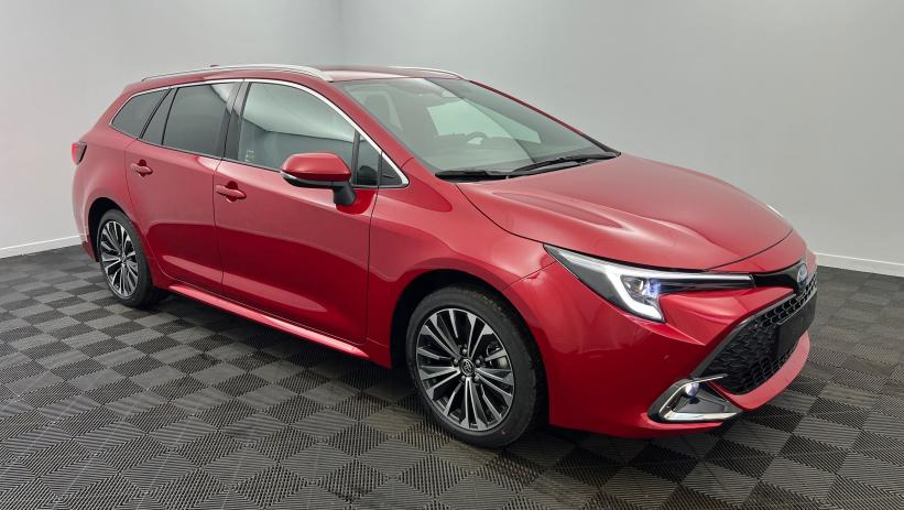 Aperçu du véhicule : Hybride 178ch Design Rouge Intense avec 2590€ d'équipements inclus