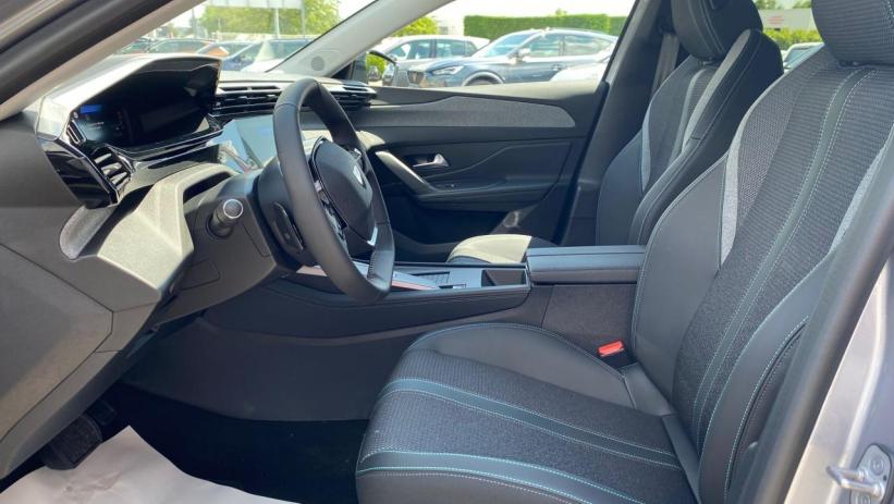 Aperçu du véhicule : ALLURE 1.5 BLUEHDI 130CV EAT8 + PACK ACCESS + NEUF 0KM