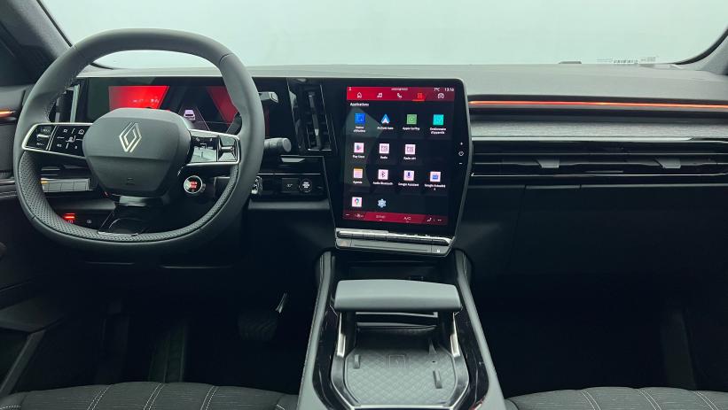 Aperçu du véhicule : Mild hybrid 160 auto Techno Blanc Nacré Toit Noir Etoilé avec 1400€ d'équipements inclus