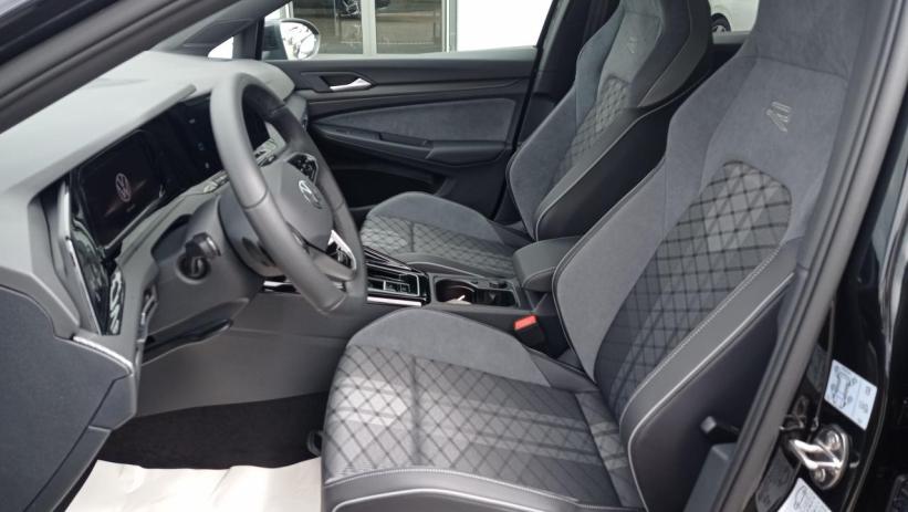 Aperçu du véhicule : R-LINE 2.0 TDI 150CV DSG 7 + LED MATRIX + JA 18 + NEUF 0KM