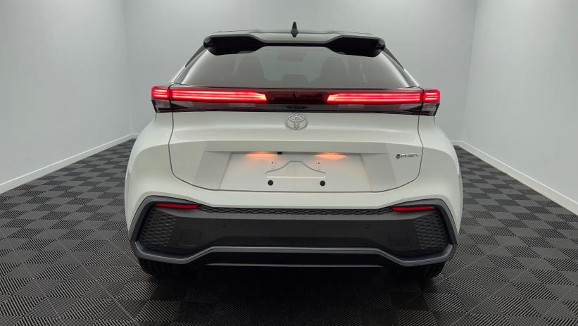 Aperçu du véhicule : Hybride Rechargeable 225 Design Blanc Lunaire nacré - Toit Noir avec 2510€ d'équipements inclus